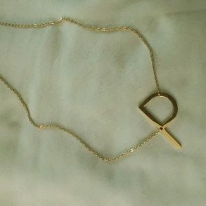 Gold 'P' initial necklace